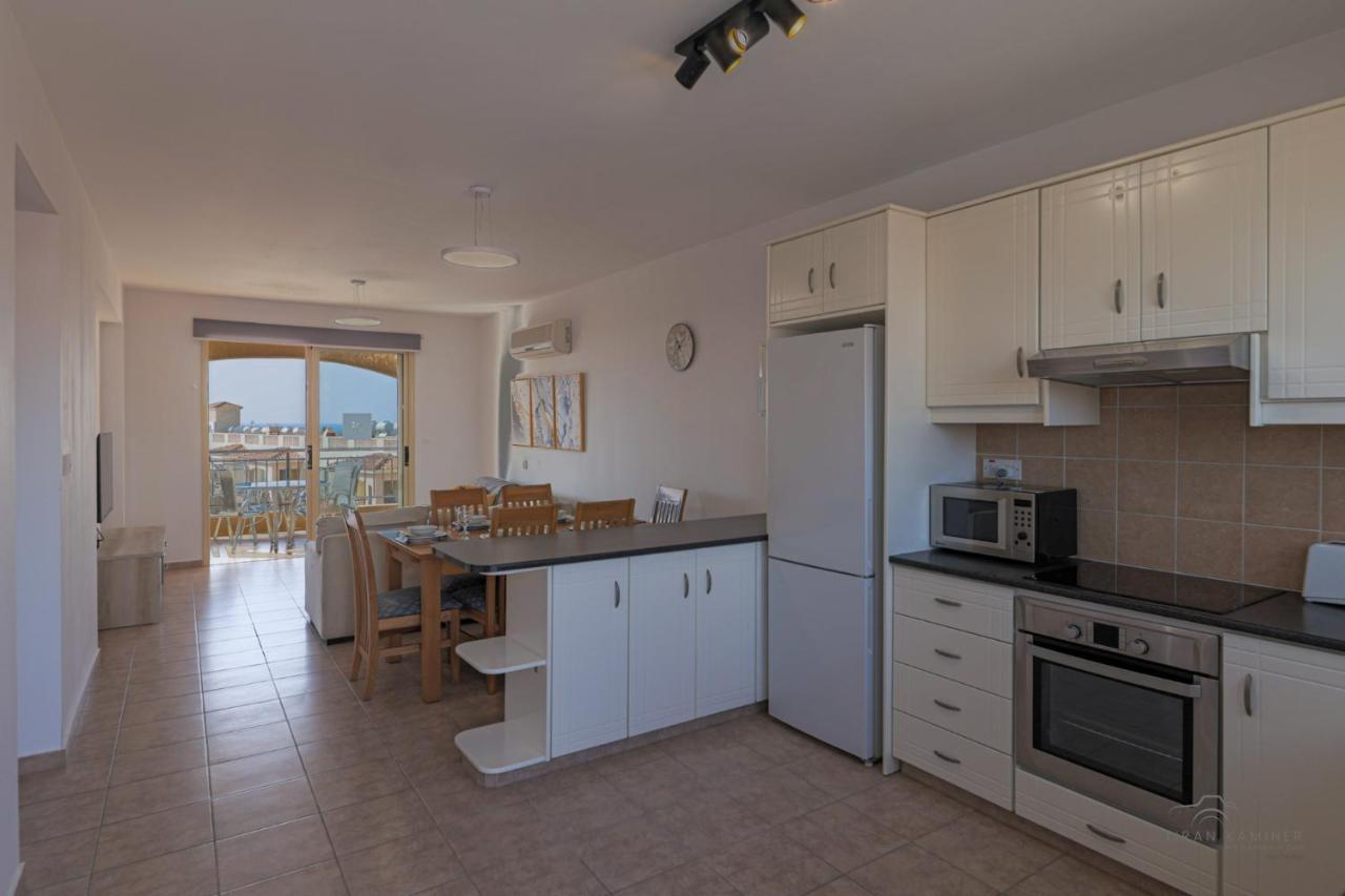 Royal Seacrest Crown-Jewel, 2B, Pools, Sea, Center Apartment Paphos Bagian luar foto
